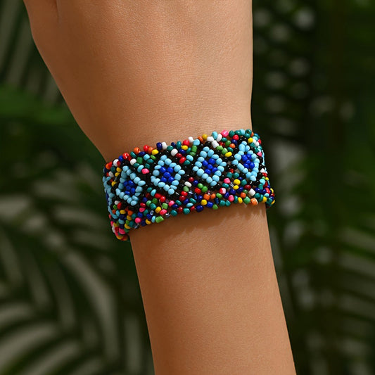 Pulsera bohemia tejida a mano