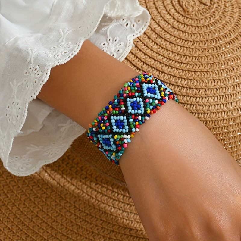 Pulsera bohemia tejida a mano