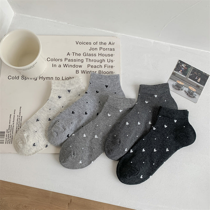 Calcetines casuales con estampado de corazones