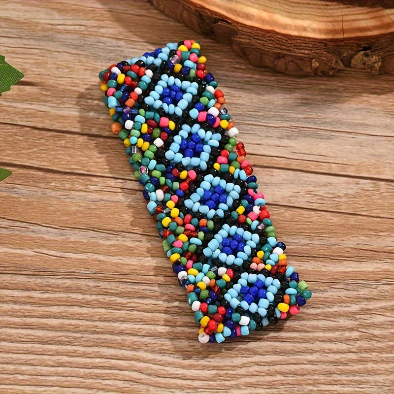Pulsera bohemia tejida a mano