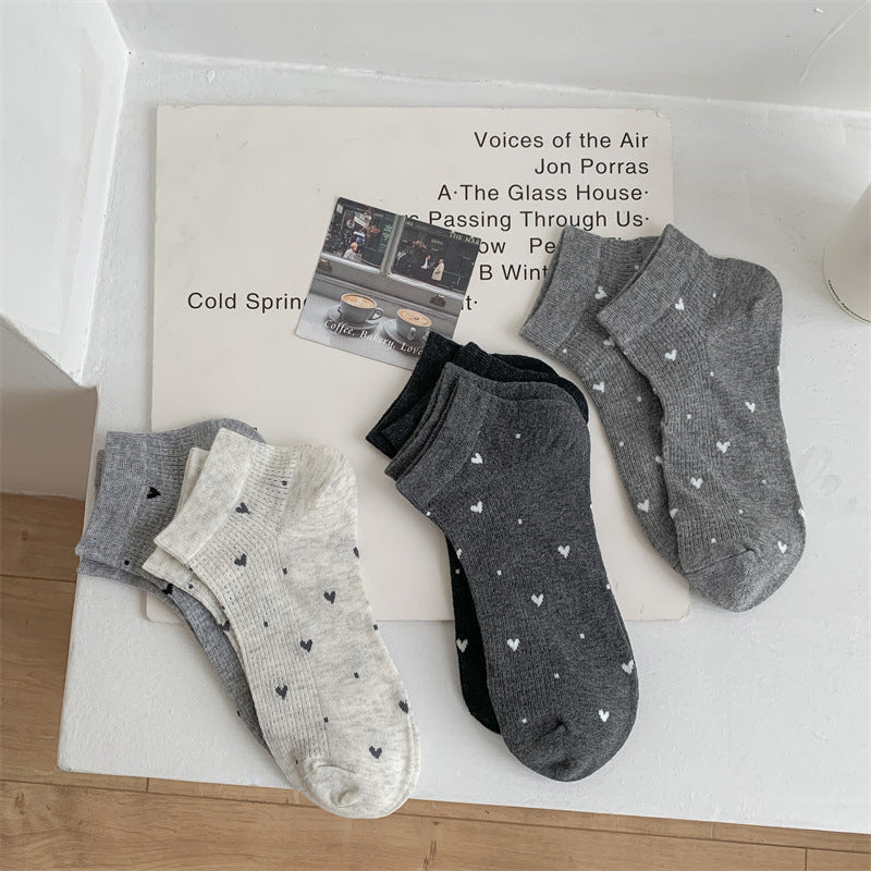 Calcetines casuales con estampado de corazones