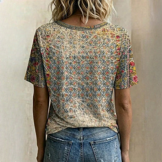 Camiseta vintage con estampado floral