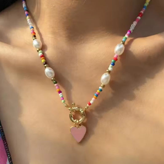 Collar bohemio con cuentas coloridas