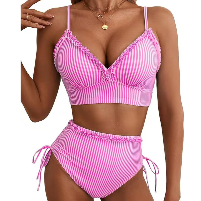 Bikini a Rayas con Volantes y Talle Alto: Estilo Femenino y Veraniego