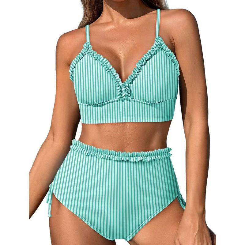 Bikini a Rayas con Volantes y Talle Alto: Estilo Femenino y Veraniego